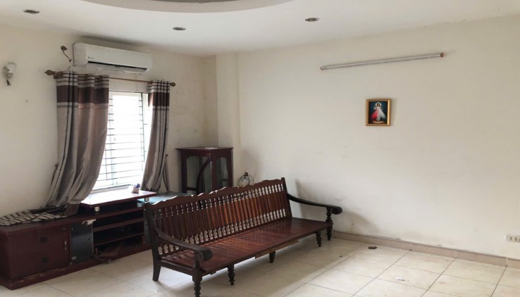 Cho thuê nhà ngõ LÀM VP, Ở GĐ, NHÓM 99 Định Công, chỉ 8.5 triệu 40m2 x 5 tầng, 4 ngủ, 4 WC
